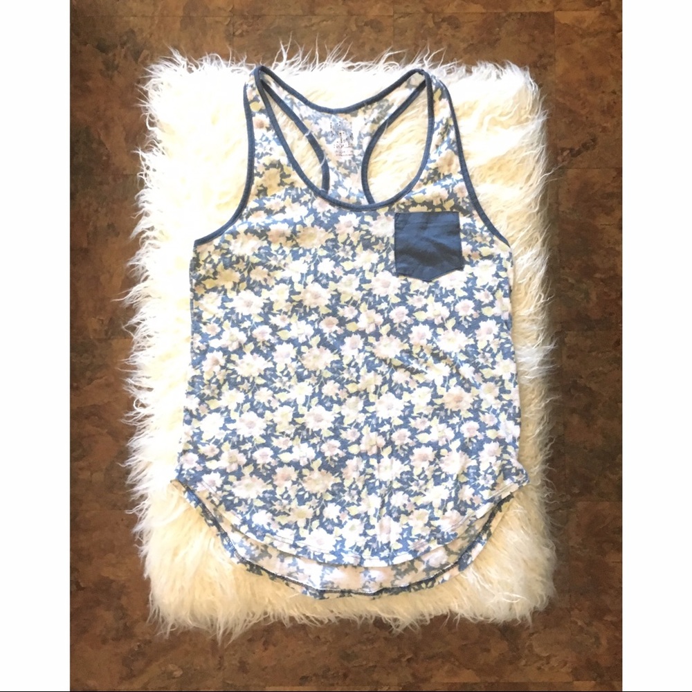 Floral pocket tank top