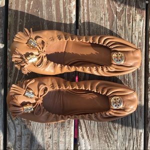 Tory burch 'reese' tan tassel leather flats s7