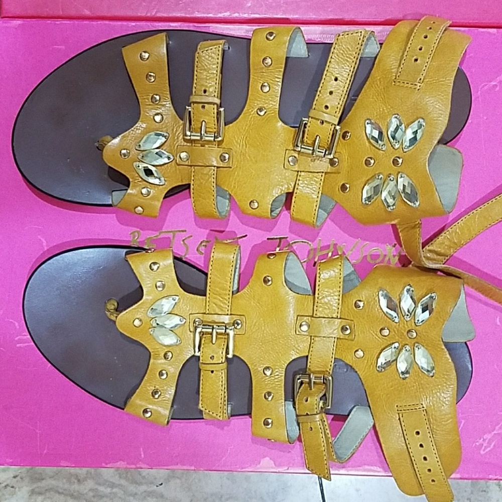 Like new Via spiga sandals