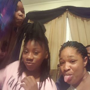 Meet your Posher, Iola