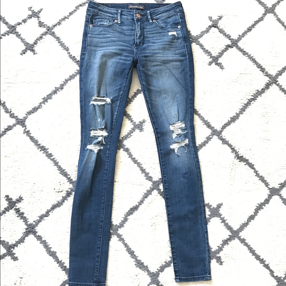 ✨FLASH SALE✨ NWOT A&F Super Skinny Jean