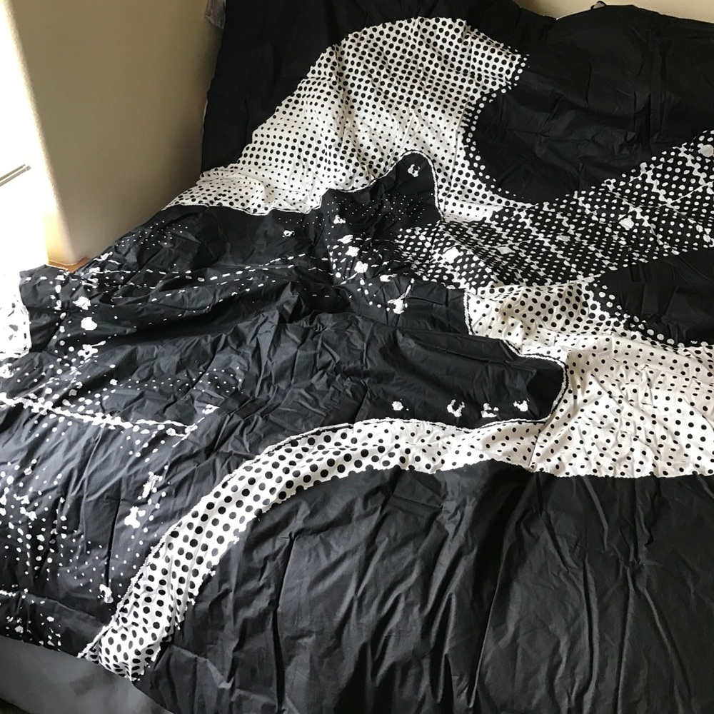 Xhilaration B&W Guitar Comforter - Full/Queen