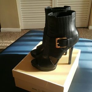 Michael Kors Shoe
