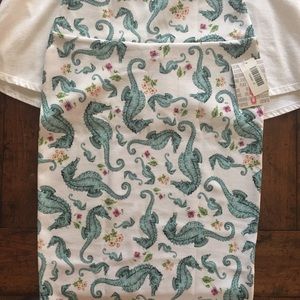 Lularoe Perfect T  XS and Cassie Skirt Size Small