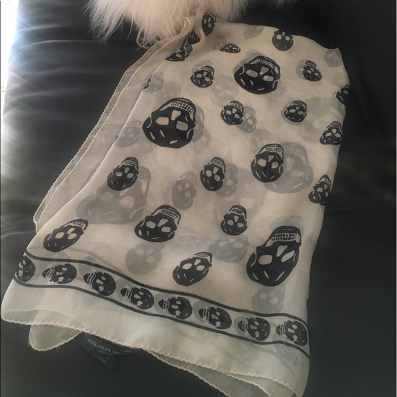 Alexander McQueen Accessories - Alexander McQueen Authentic Silk Scarf