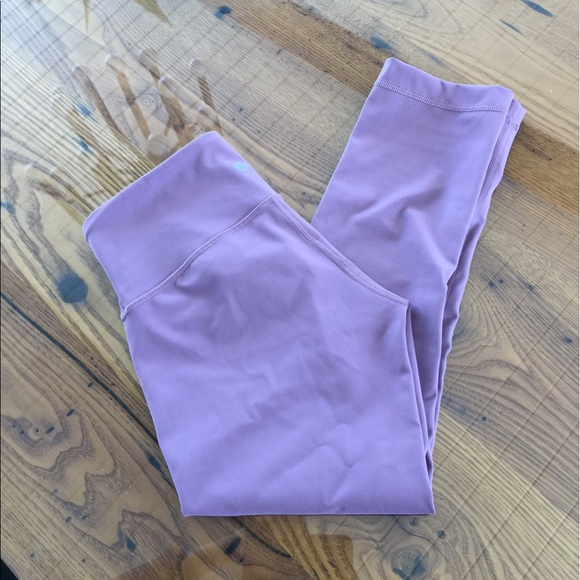 SOLD Lululemon Wunder Under Crop Dusty Mauve - Picture 3 of 4