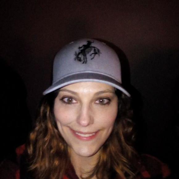 Meet your Posher, Mindy - Picture 1 of 1