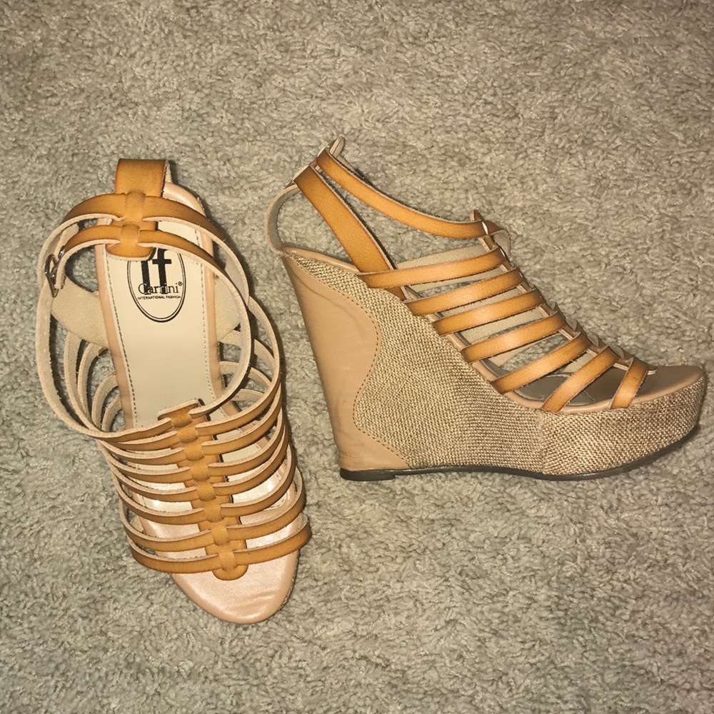 Strappy tan wedges