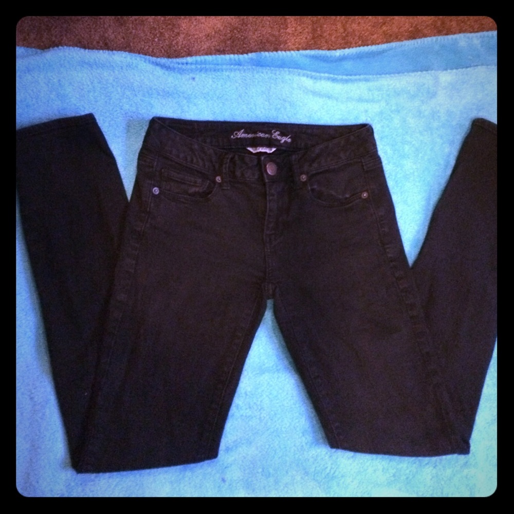 Black American Eagle skinny jeans size 4