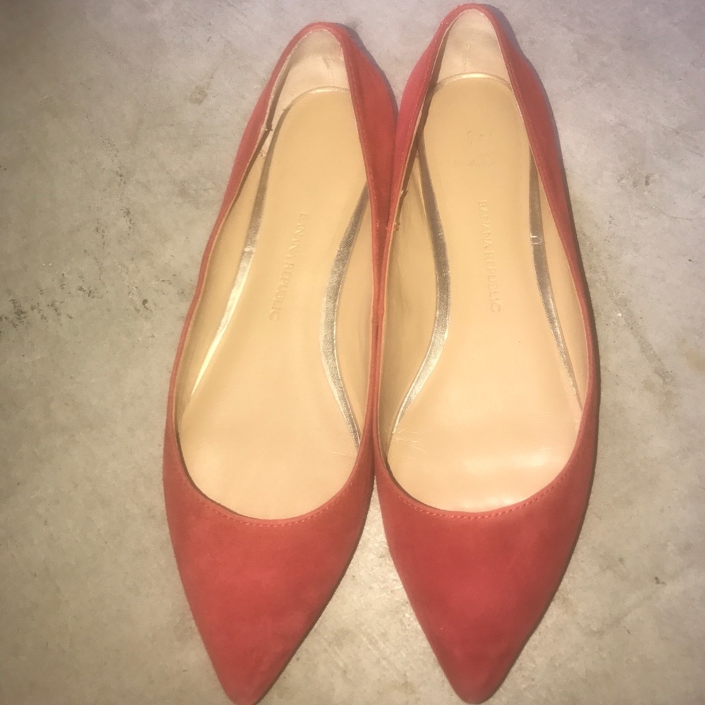 Banana Republic Angela Flat Size 7.5 Red Suede