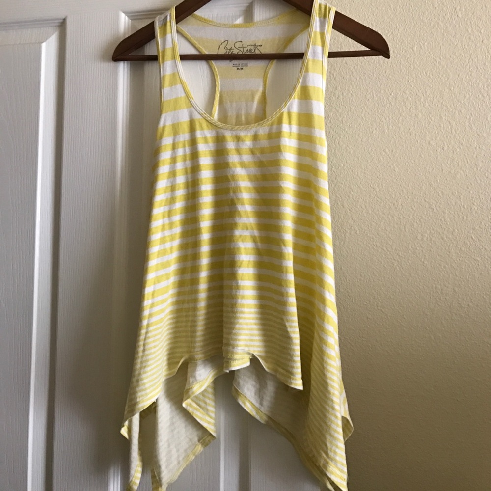 City Streets Size M Yellow Asymmetrical Tank
