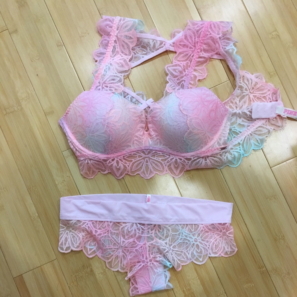 Lace push-up Bra and Low-rise Cheekster FINAL SALE