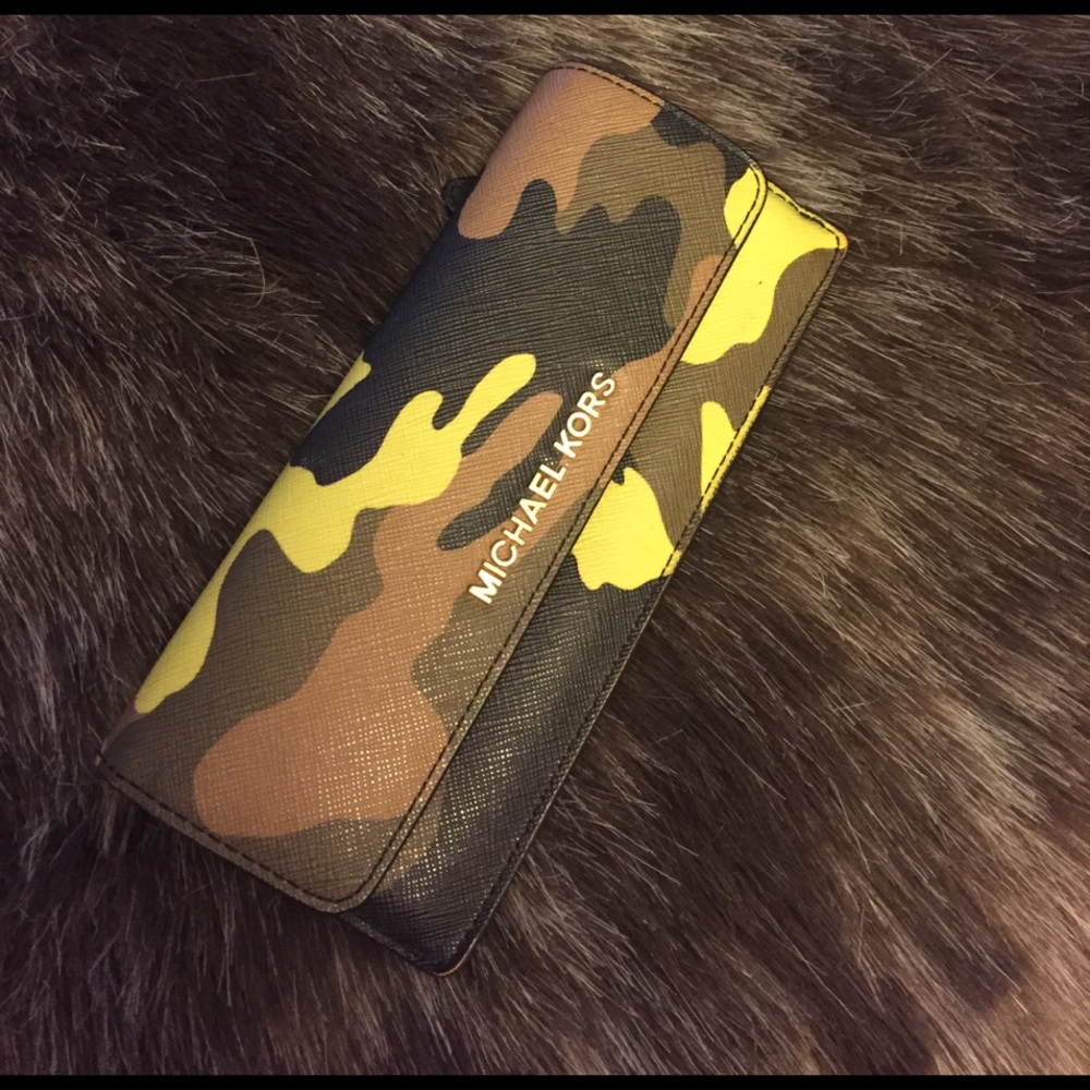 Michael Kors Camo Wallet