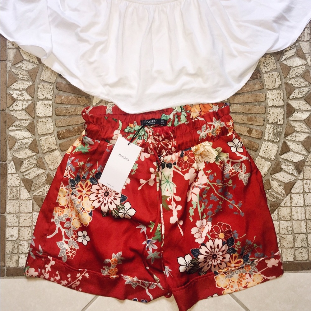 🌸❤NWT Trendy Floral Shorts❤🌸