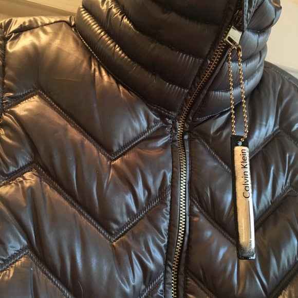 NWT Calvin Klein Chic Down Vest - Picture 3 of 8