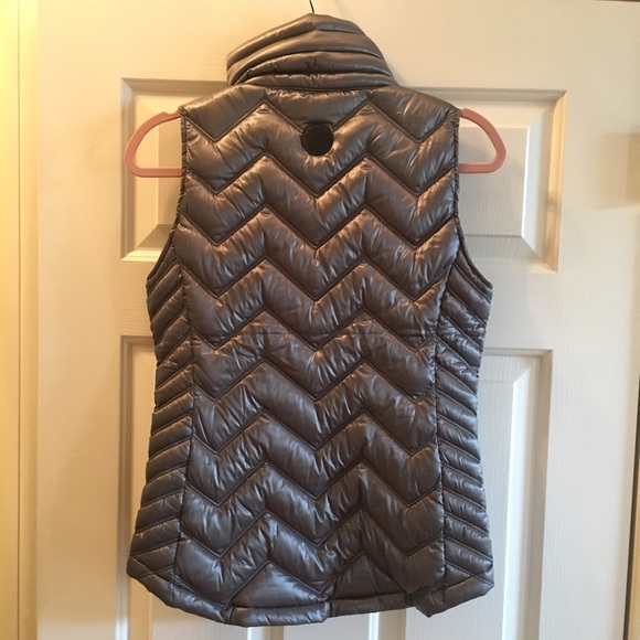 NWT Calvin Klein Chic Down Vest - Picture 5 of 8