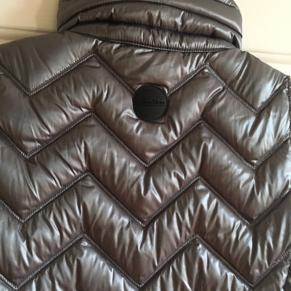 NWT Calvin Klein Chic Down Vest - Picture 6 of 8