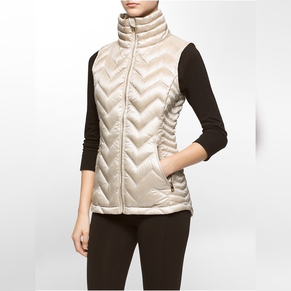 NWT Calvin Klein Chic Down Vest - Picture 8 of 8