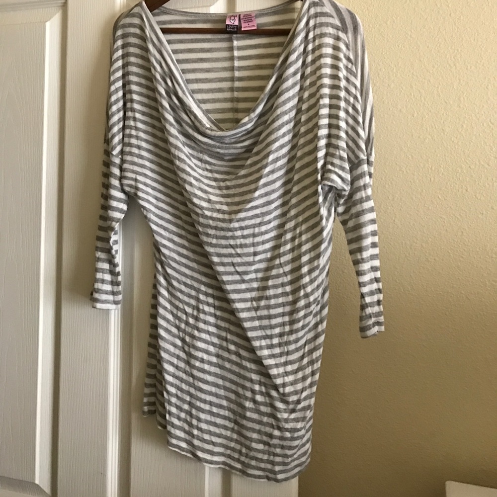 Love on a Hanger Size L Grey Slouch Neck Top