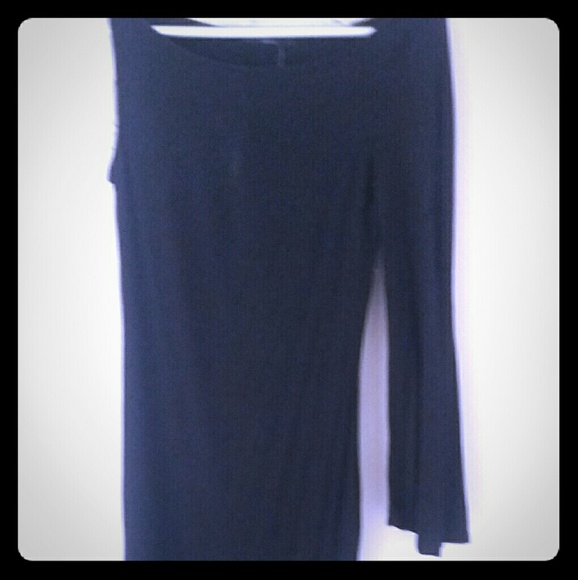 Asymmetrical one sleeved dress - Picture 1 of 4