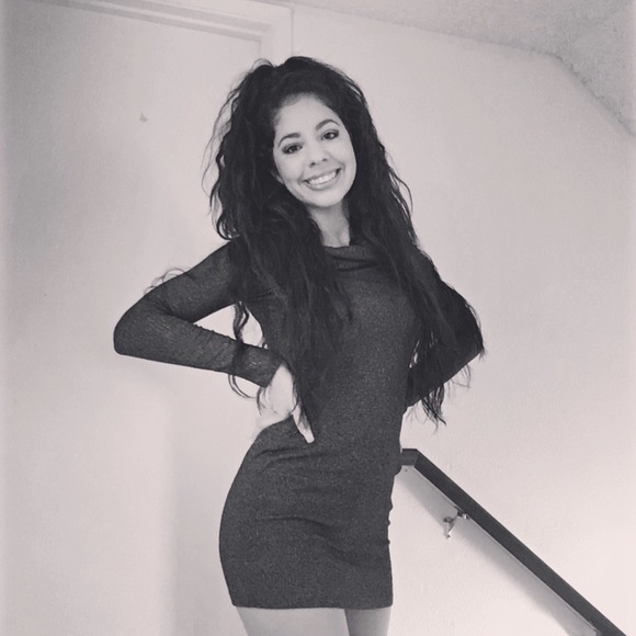 Dress - Picture 2 of 2