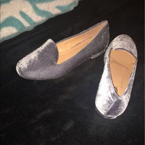 Women's size 11 gray velvet flats