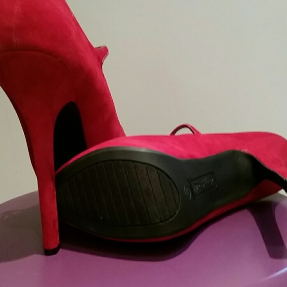 Anne Michelle Red Platform Pumps NWOT - Picture 3 of 4