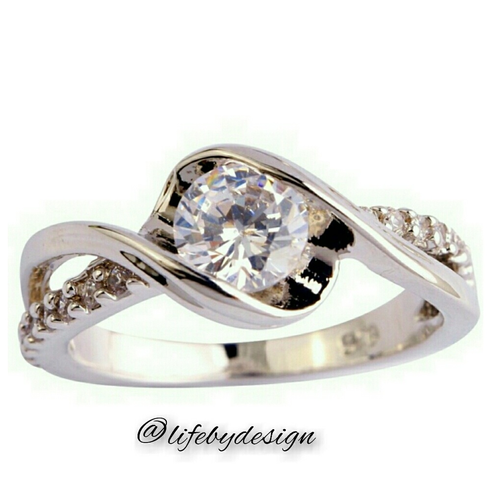 Round Cut White Topaz Gemstone Silver Ring