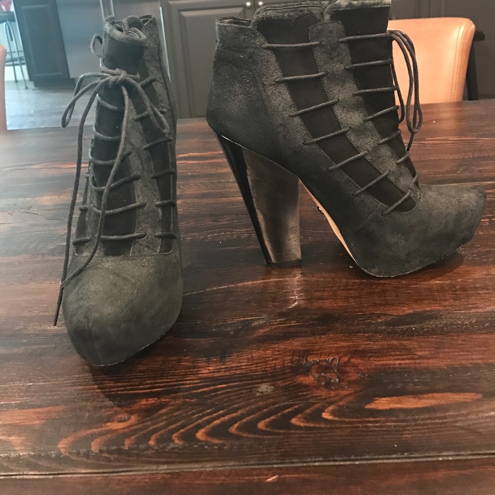 Velvet Angels Pumps