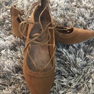 BKE Solely black, brown Swede flats