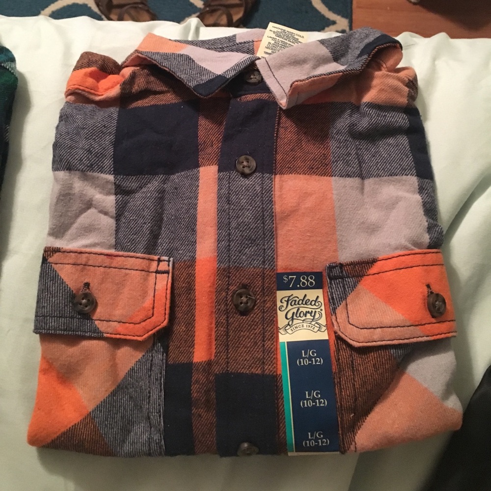 Kids flannels - Picture 3 of 3