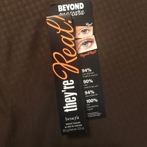Benefit they're Real mascara in Black