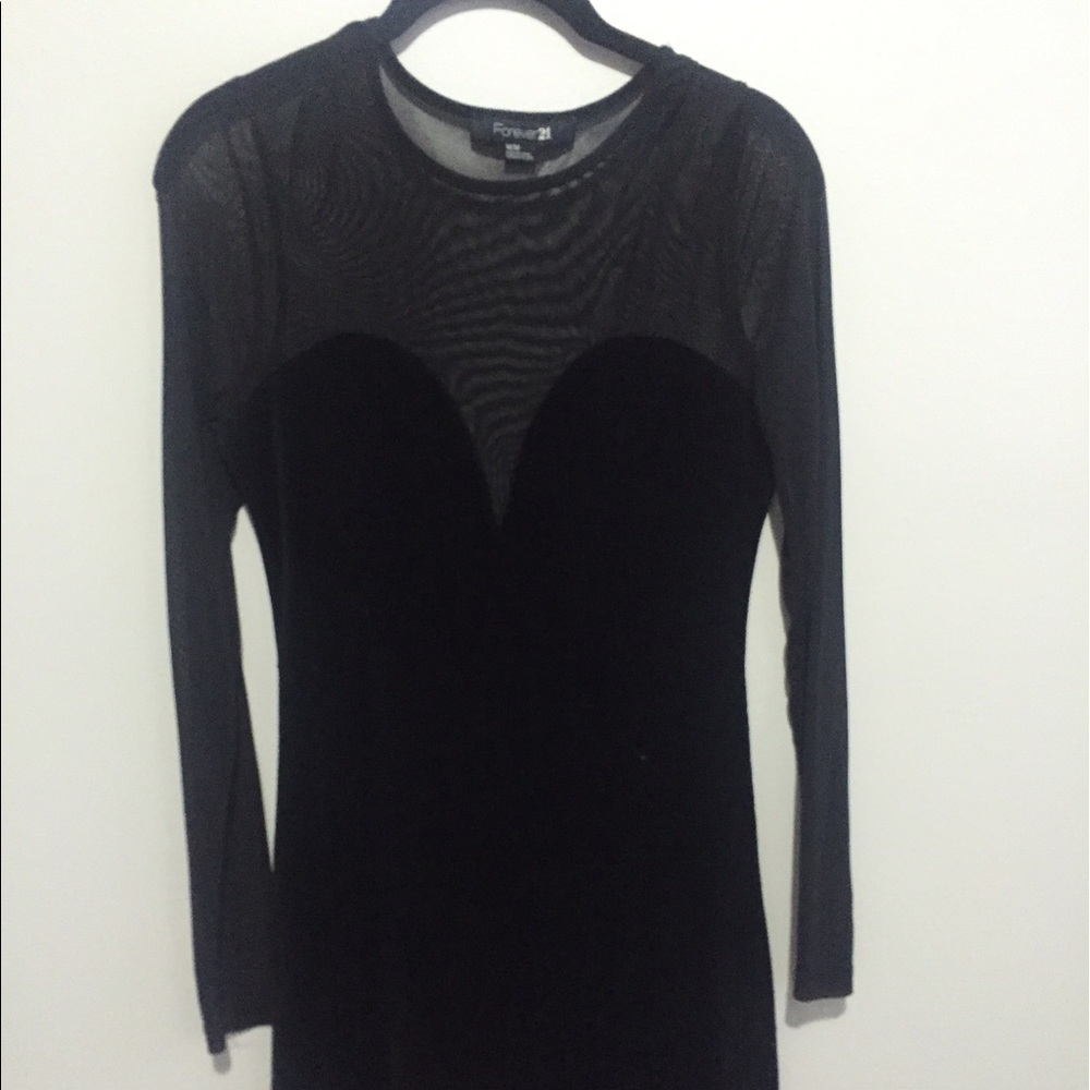 Black velvet & mesh dress 👗