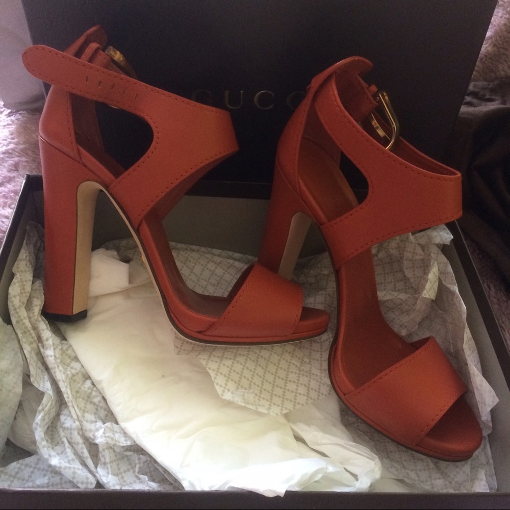 Gucci bamboo buckle heels