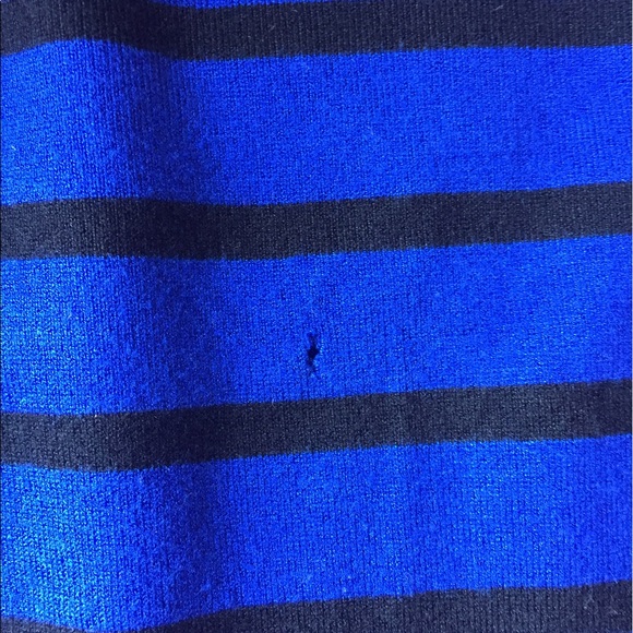 Express 3/4 sleeves light weight sweeter - Picture 2 of 3