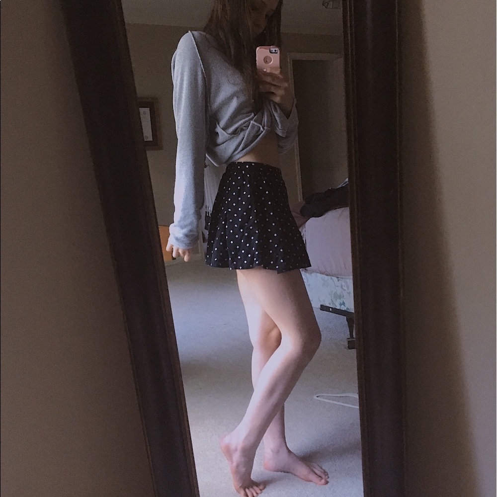 ⚫️⚪️hollister polka dot flowy shorts⚪️⚫️