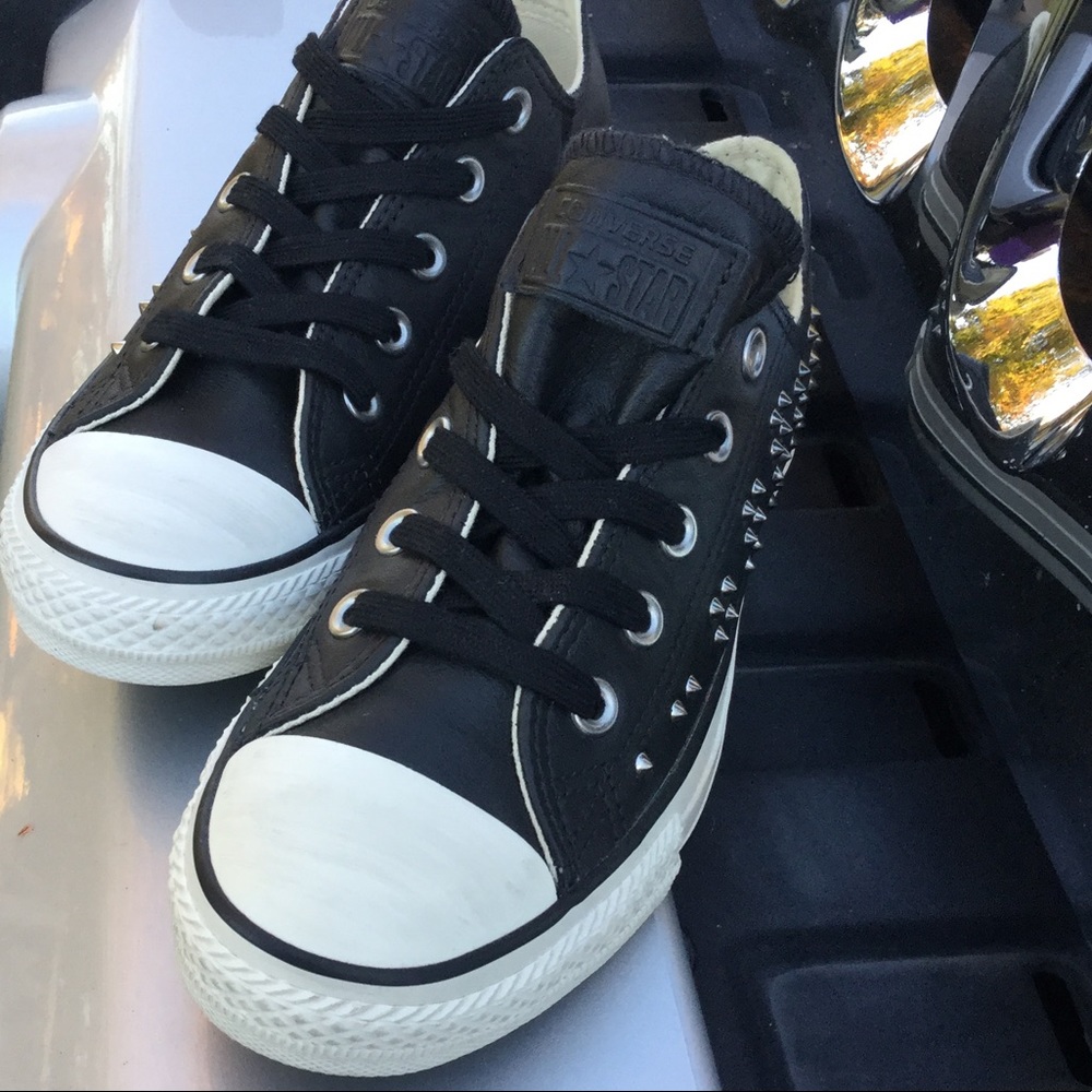 Last pair!!! 6.5 Women's Studded Converse - Picture 6 of 6