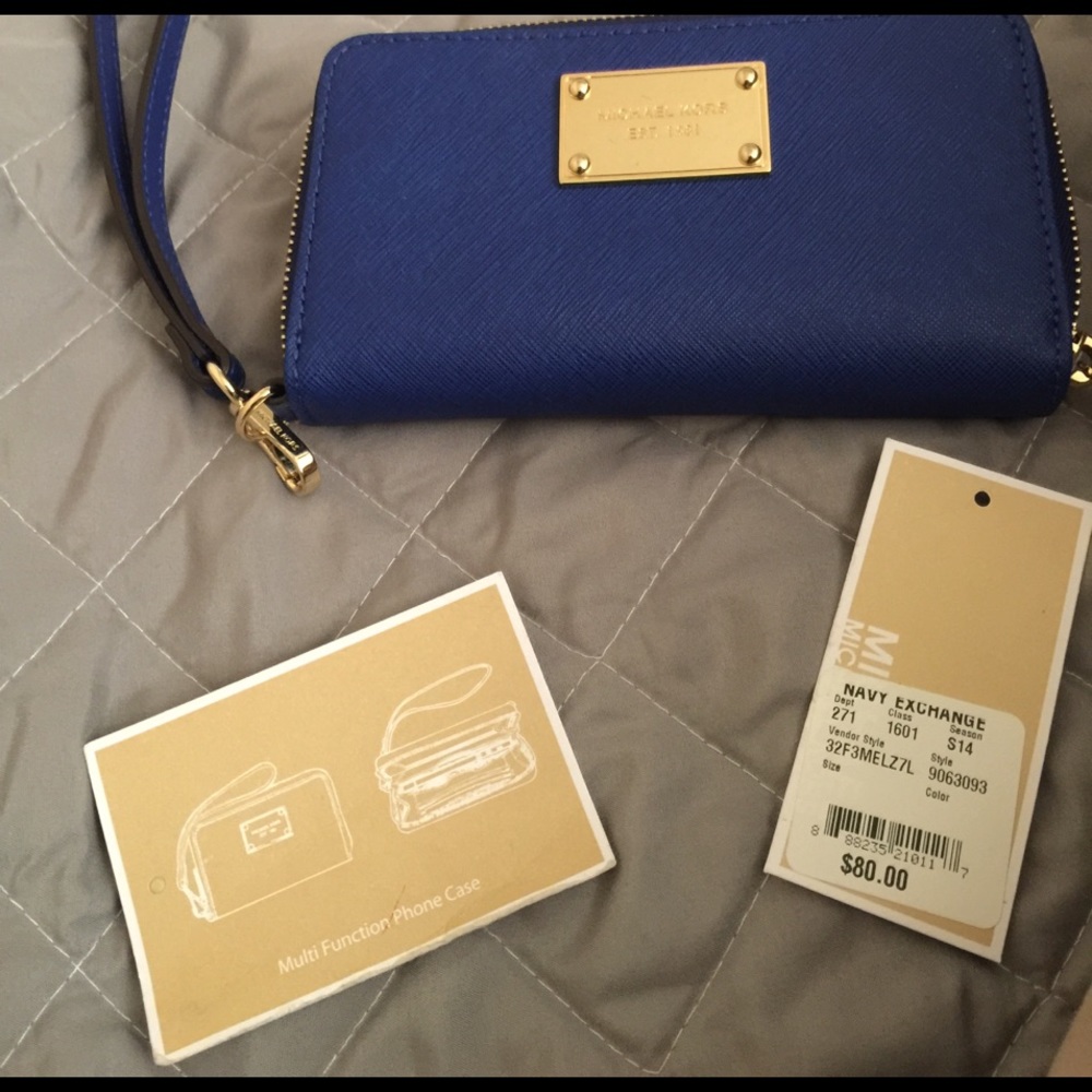 Just the blue wallet for sale❤️❤️