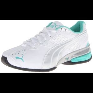 Women's Puma Voltaic shoes! NWT