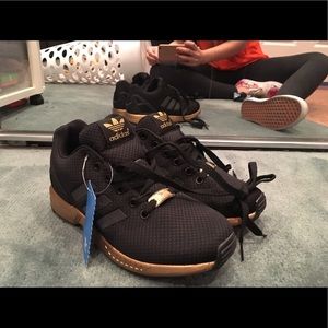 adidas women's shoes 7.5/8