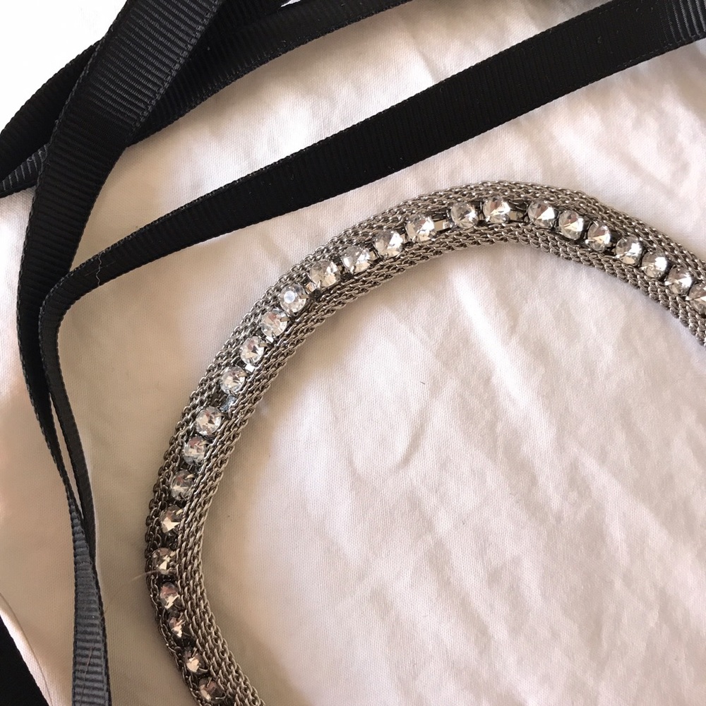 Banana Republic's Jewel of Versatility: Crystal,  Silver Mesh and Ribbon in Noir - Picture 2 of 6