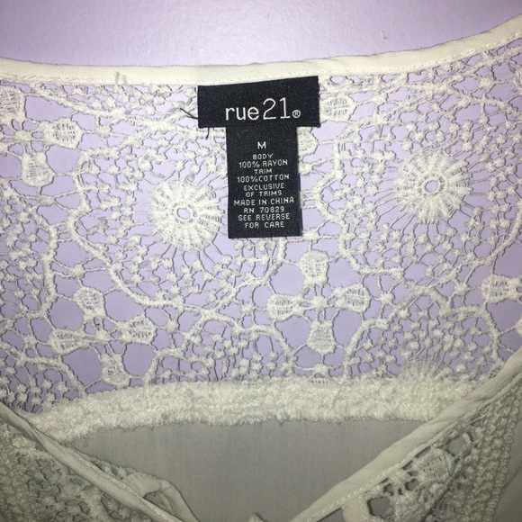 Half-sleeve Spring/ Summer top - Picture 2 of 3