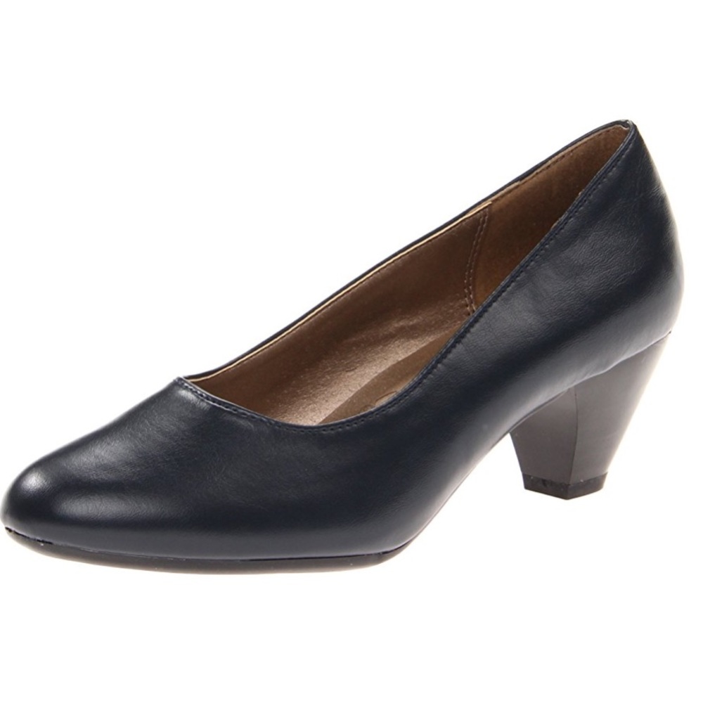 NWT Women's Guiliana Pump