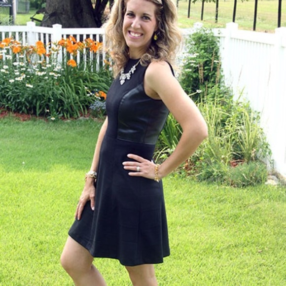 Banana Republic LBD w/ Leather Panels- 2 - Picture 4 of 7