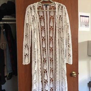 Long white knit Kendall & Kylie sweater