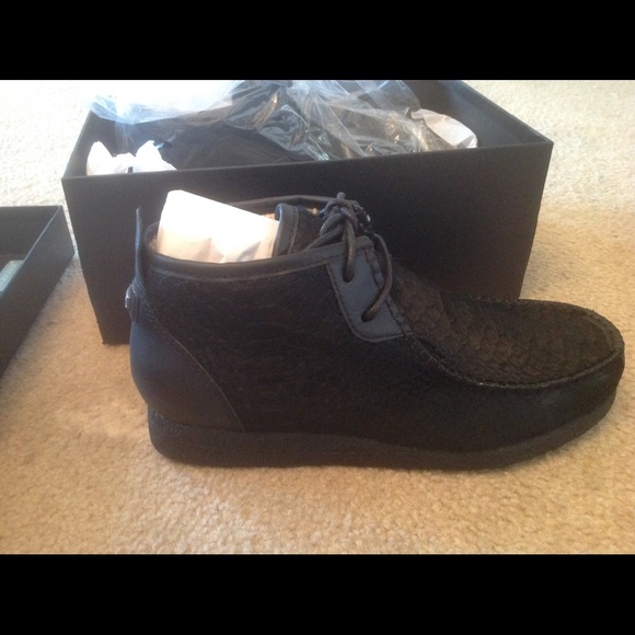 Lucan Genuine Sheepskin Lined Lace-Up Shoe Black