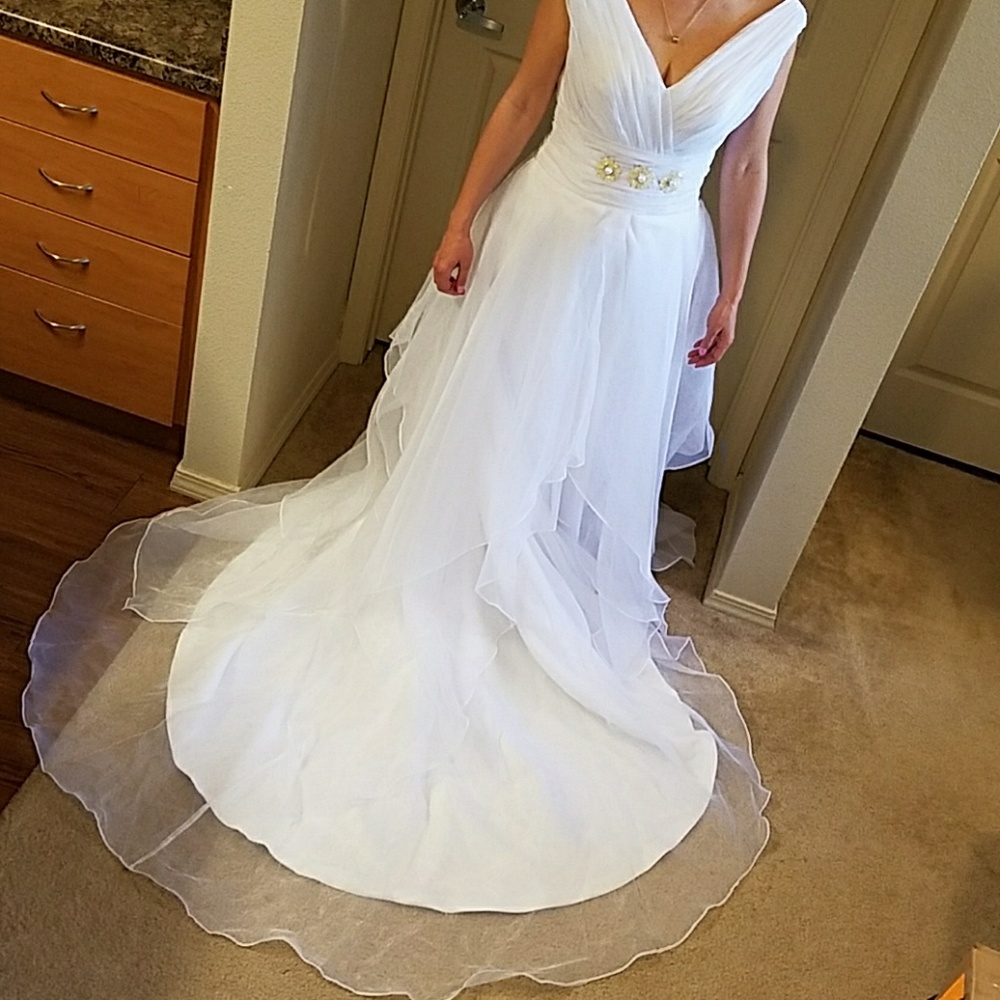 Wedding dress Off-shoulder size 10 layered A-line