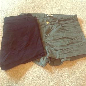 2 pairs of Shorts