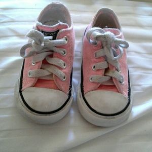 Pink toddler converse tennis shoes