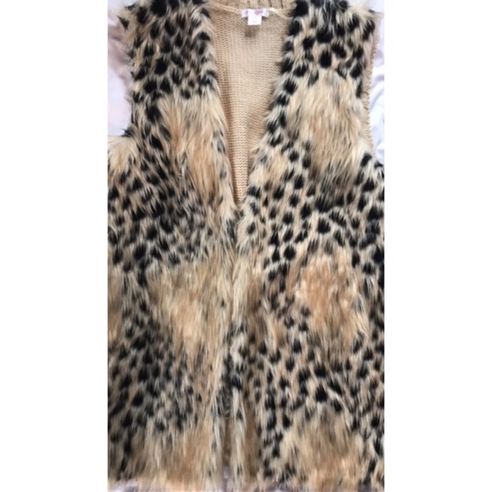 Spotted faux fur vest